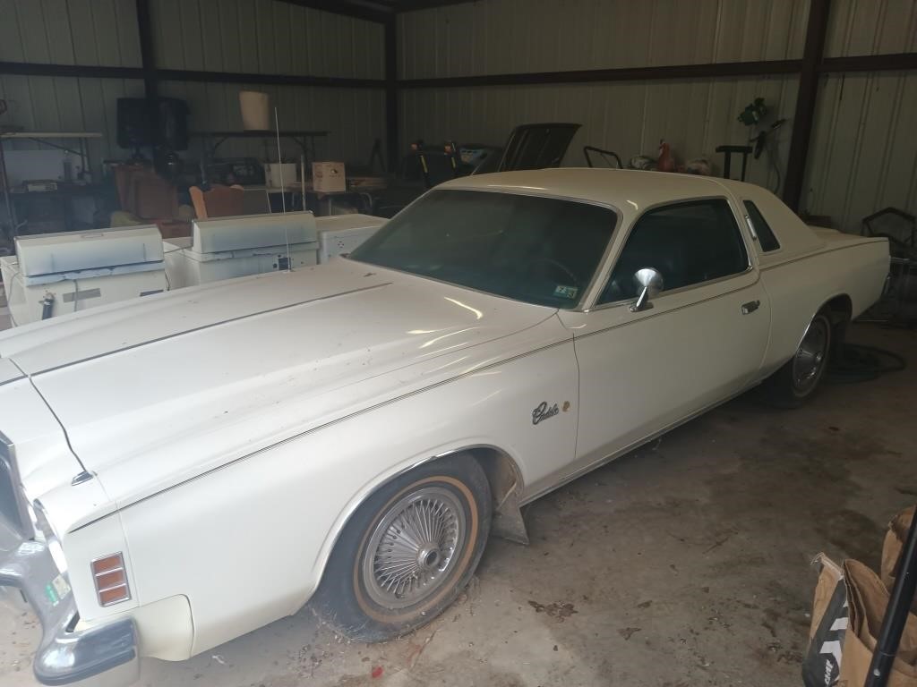 1976 Chrysler Cordoba cranks and runs 86, 889 mi