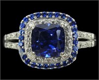 10K White gold claw set cushion cut blue sapphire