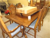 Modern Walnut Dining Room Table w/ (6) Chairs &