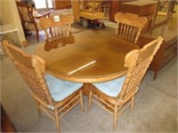 48" Round Oak Pedestal Table w/ Heavy Claw Feet,