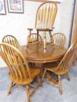 48" Round Modern Oak Table w/ (6) Chairs