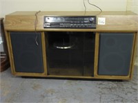 MCM Magnavox Stereo w/ Turn Table