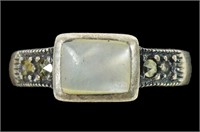 Sterling silver bezel set mother of pearl ring