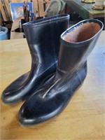 Men’s Made in USA Rubber Boots Size 12