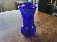 Blue vase/lid