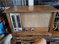 VTG Zenith AM/FM Radio