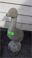 CEMENT GOOSE (CRACK ON NECK- SEE PIC)  21" TALL