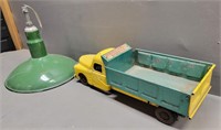 Metal Farm Light & Vintage Toy Metal Truck