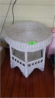 WICKER TABLE 22 x 22 x 23