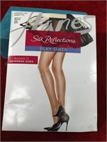 Hanes Silk Reflections Size CD NIP