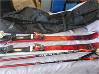 Ski"s and pulls in Bag