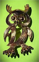 VINTAGE SIGNED CROWN TRIFARI GOLD OWL BROOCH