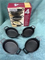 Set of 4 Cast Iron Oval Bakers Moulds by Castware