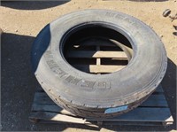 (1) General D660 11R x 22.5 Tire #