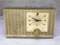 Vintage Admiral Clock Radio