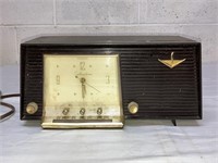 Vintage Silvertone Clock Radio