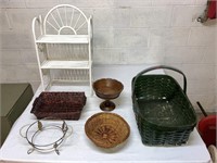 Bathroom Shelves/Woven Baskets