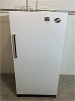 White Westinghouse Refrigerator Freezer