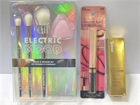 Makeup brushes, eyeliner & retinol eye cream