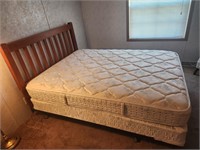 Queen bed - 60" headboard, nice mattress & box
