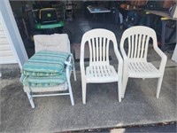 Outdoor chairs & cushions 2 plastic 1 metal