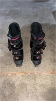 Snow board shoes unknown size