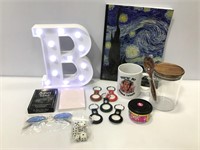 Lot of assorted gifting items