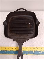 Pioneer Woman 10 inch cast iron skillet