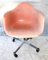 Herman Miller fiberglass chairs needs restoration