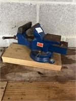 4" JAW BENCH VISE