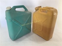 (2) Water & Gas Tanks: 23L & 20L