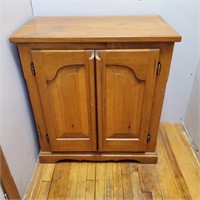 2 Door Solid Wood Hutch