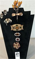 6 Brooches