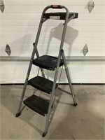 Rubbermaid Step Ladder