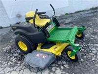 John Deere Eztrak Z-425 54" Zero Turn Mower