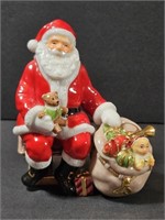 Royal Doulton Holiday Traditions Santa M246