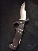 New 5.25 Defender black handle pocket knife