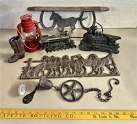 Western Decor & Train Mixed Lot