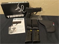 Taurus 9mm Slim w/ Extra Clips & Holder
