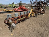 IH 185 6 Row Planter