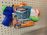 NERF SUPER SOAKER