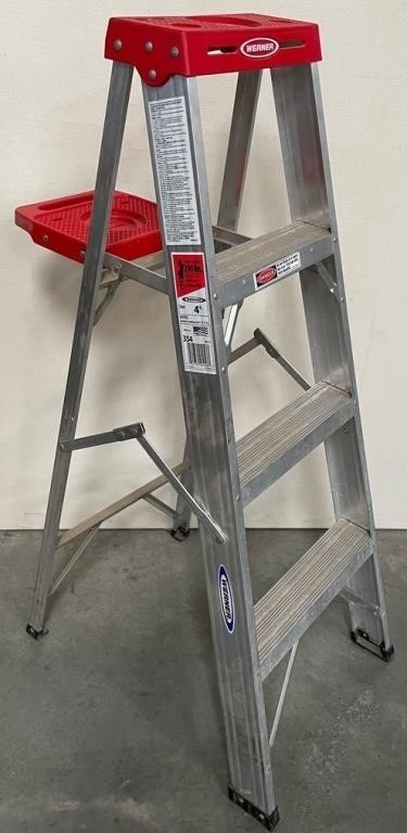 11 - WERNER STEP LADDER