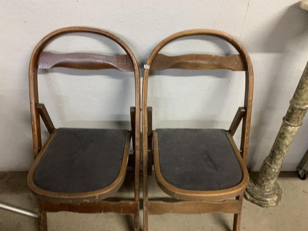 2 VINTAGE CHAIRS