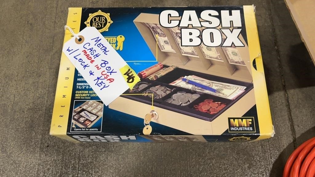 METAL CASH BOX, W/ LOCK AND KEY, NIB