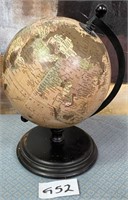 11 - WORLD GLOBE (G52)