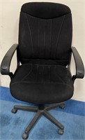 11 - HOME OFFICE DESK CHAIR