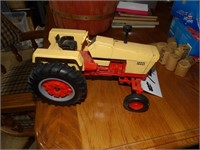 Case metal toy tractor