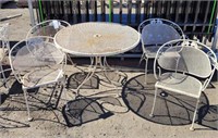 Round Metal Patio Table & (4) Chairs