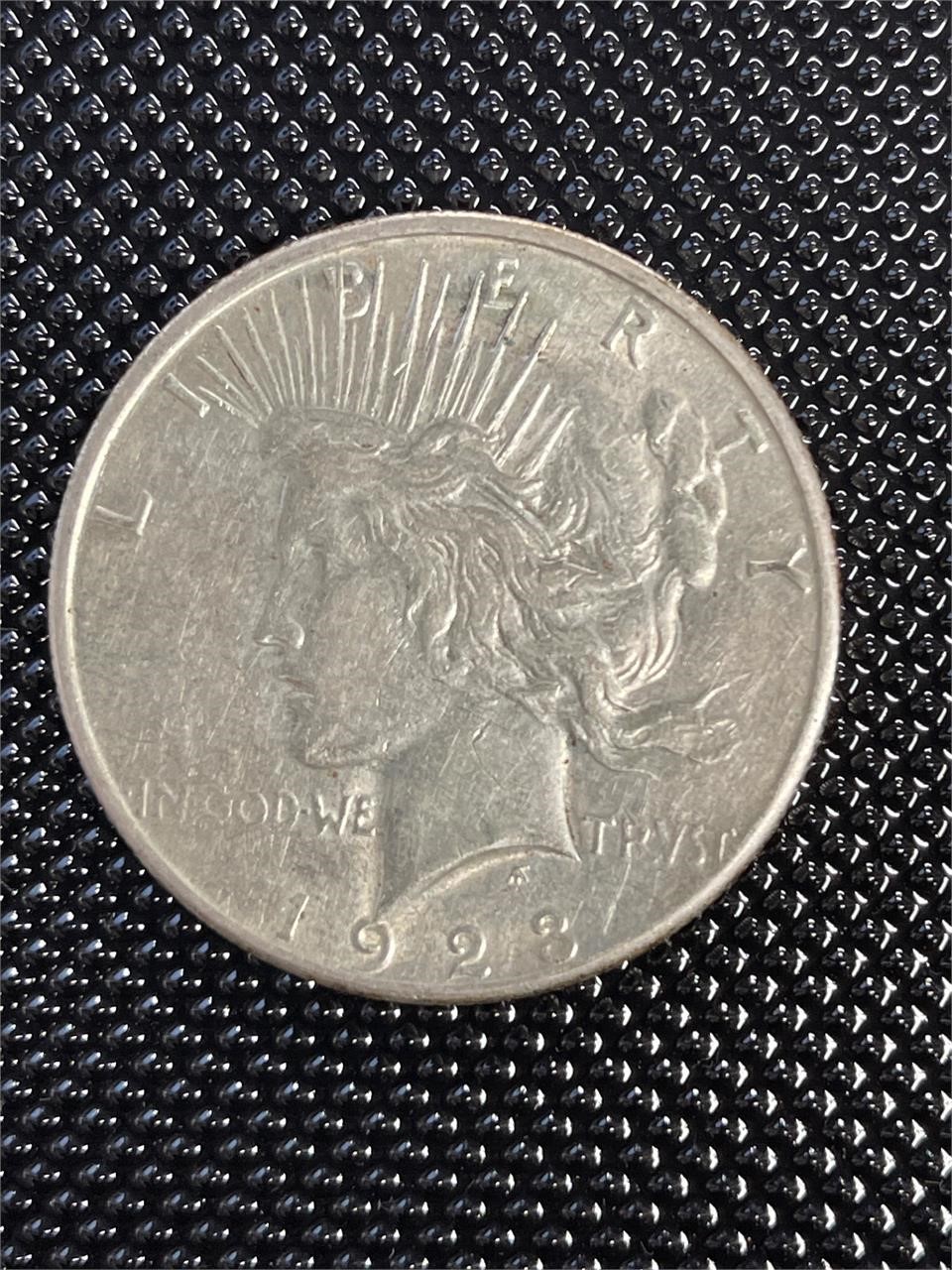 1923 PEACE DOLLAR LOOKS MINT