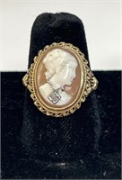 14KT Gold Cameo Ring.